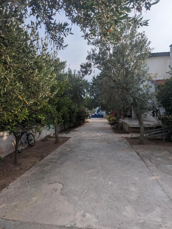 Λευτέρης Villa อีสเมีย ภายนอก รูปภาพ